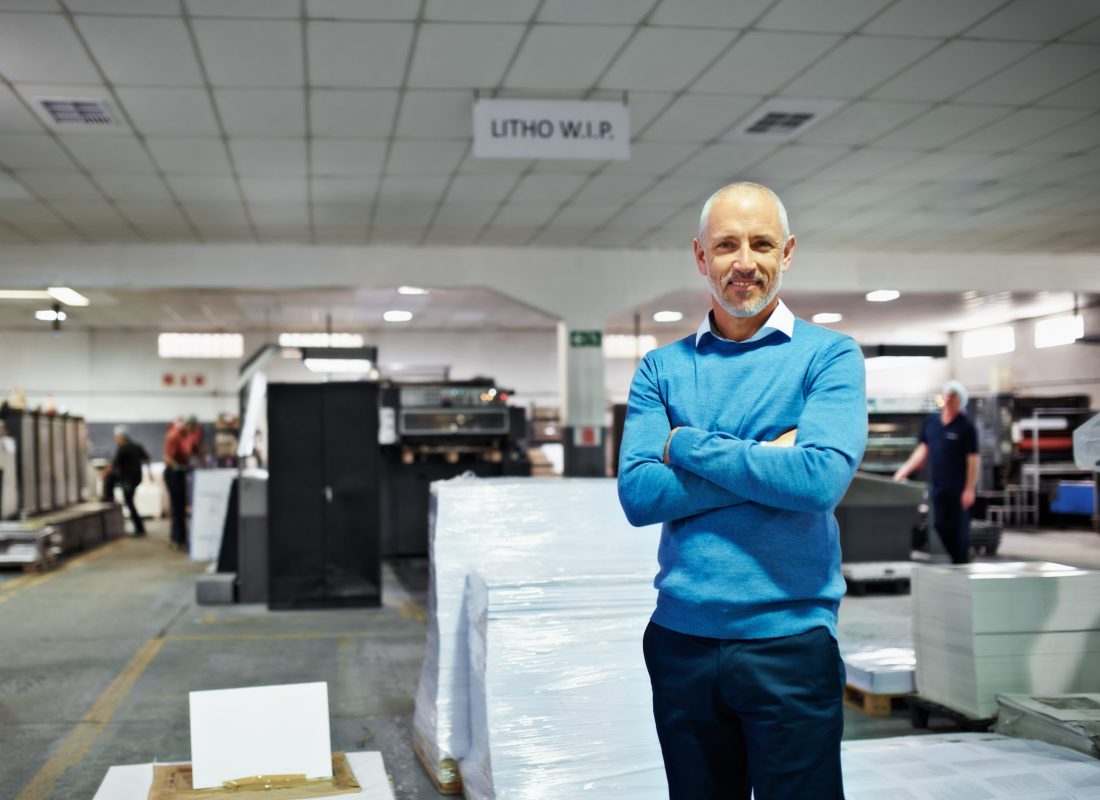 Portrait of a man standing proudly in a printing factoryhttp://195.154.178.81/DATA/shoots/ic_784272.jpg